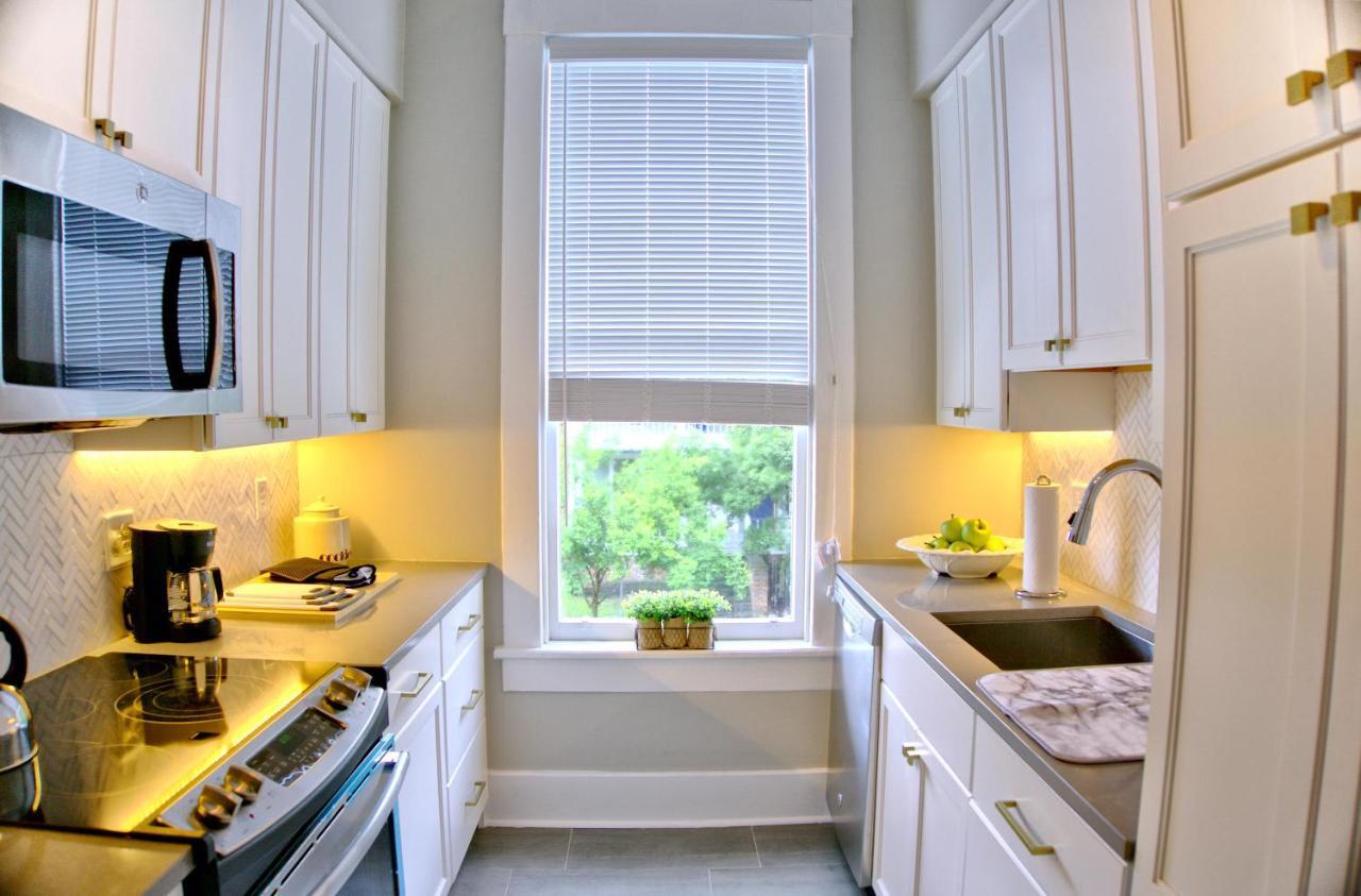 2 Bedroom Newly Renovated Townhome In Historic Savannah Eksteriør billede