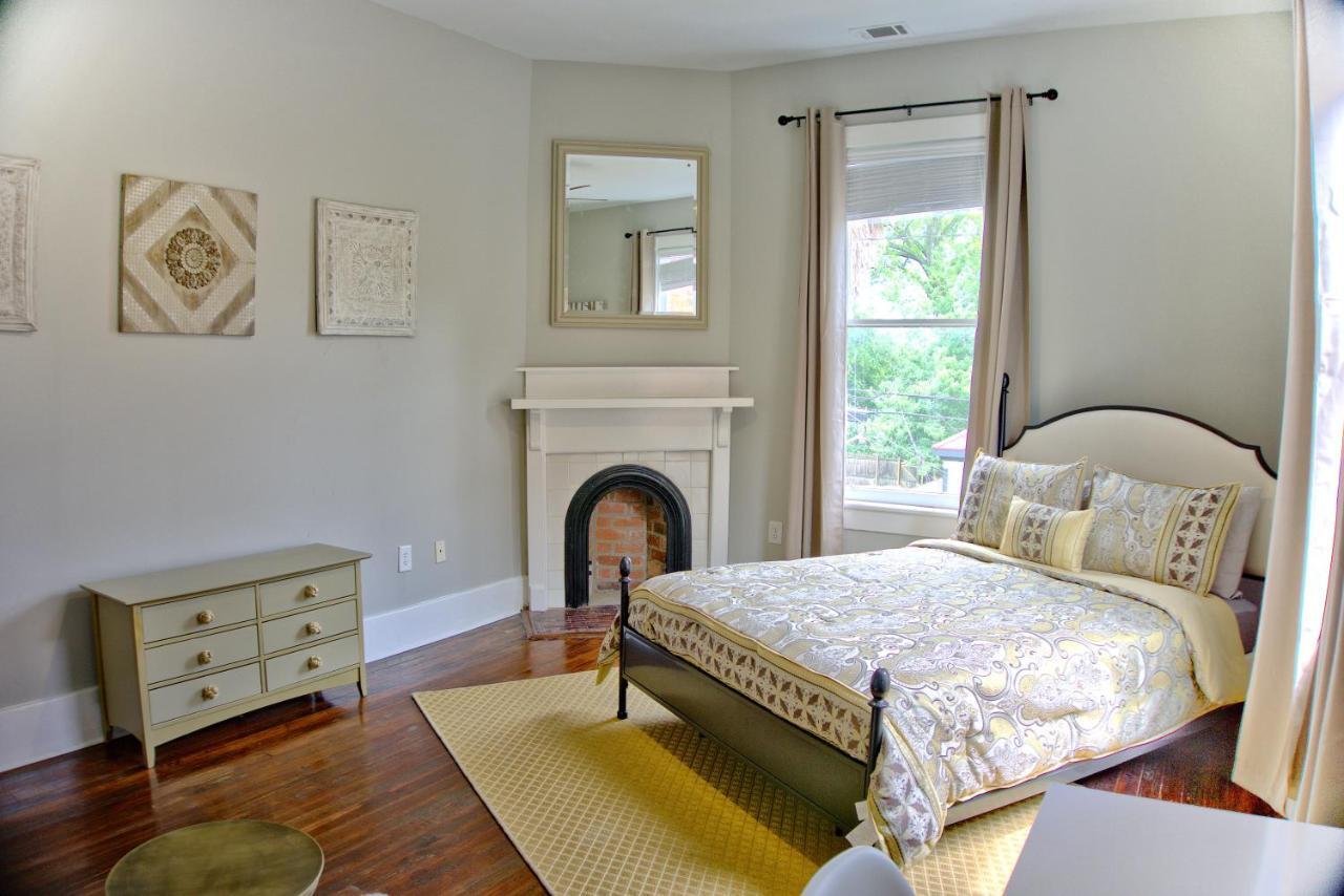 2 Bedroom Newly Renovated Townhome In Historic Savannah Eksteriør billede
