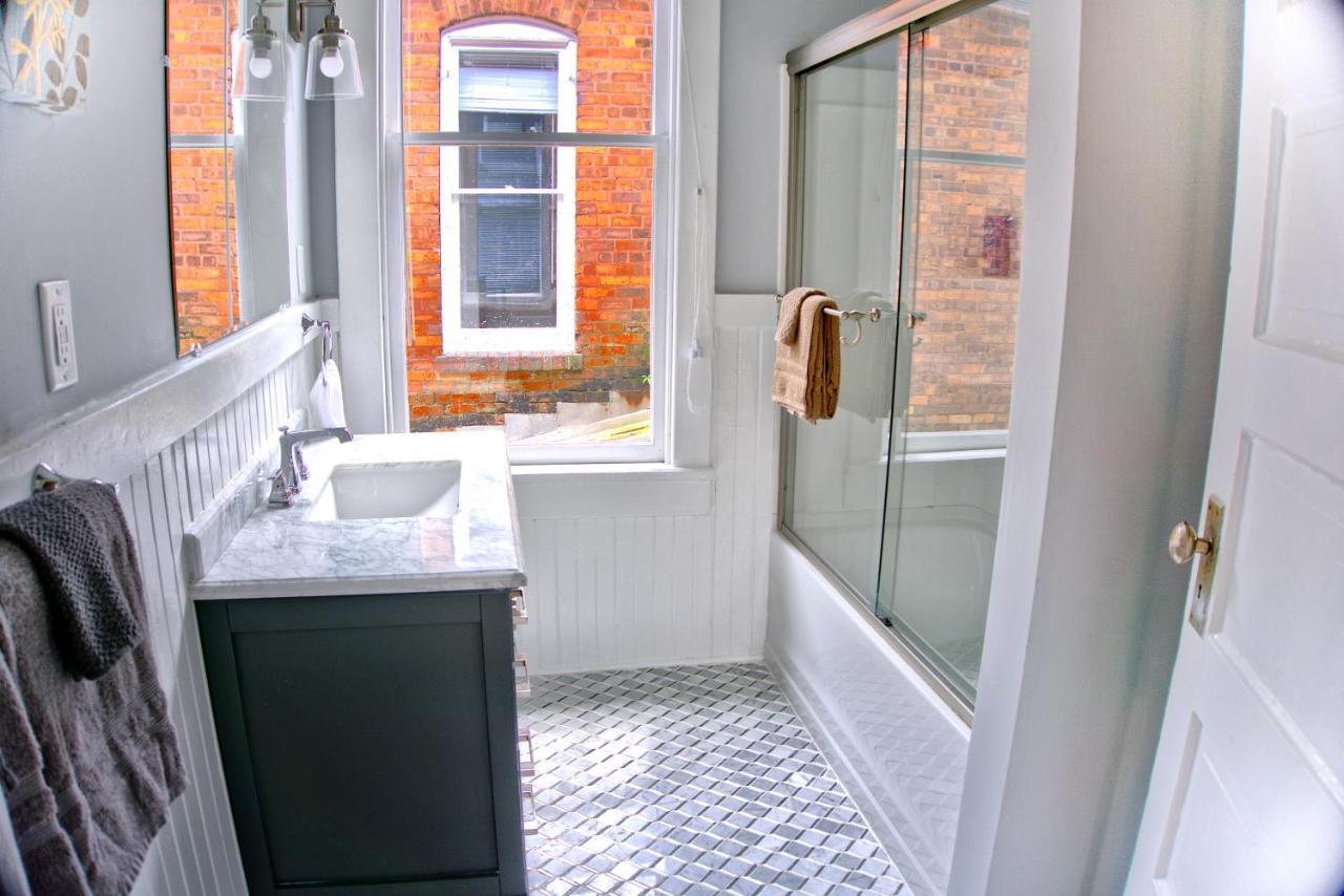 2 Bedroom Newly Renovated Townhome In Historic Savannah Eksteriør billede
